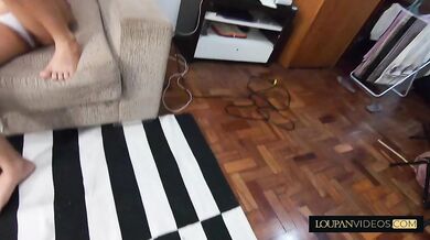 Latina v uniforme sestričky si užila hlboký deepthroat s veľkým klackom