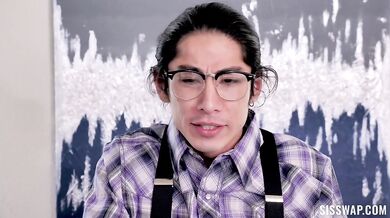 Slušniačky a ich drsné mrdanie v štvorke s dvoma borcami