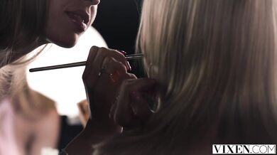 Nadržaná Kelly a jej mrdanie vonku