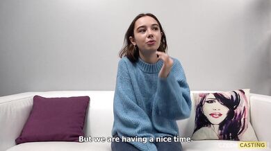 Sexy česká petite kráska v castingu