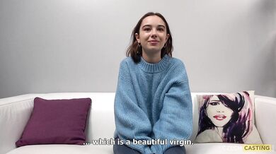 Sexy česká petite kráska v castingu