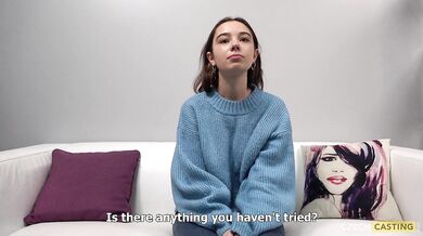 Sexy česká petite kráska v castingu
