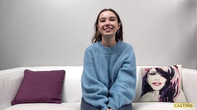 Sexy česká petite kráska v castingu