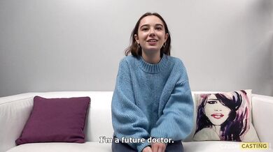 Sexy česká petite kráska v castingu