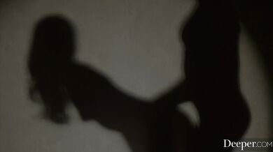 Della Cate objavila svoju temnú stránku a nechala si do píče vymrdať masívny náklad mrdky