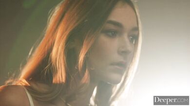 Della Cate objavila svoju temnú stránku a nechala si do píče vymrdať masívny náklad mrdky