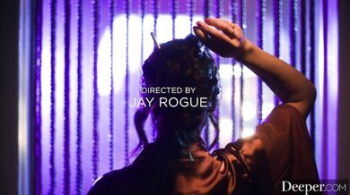 Marfa Pushkin si v tomto spit-roaste nechala obrími čurákmi úplne rozťiahnuť píču aj zadok