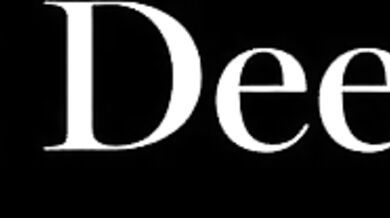 Marfa Pushkin si v tomto spit-roaste nechala obrími čurákmi úplne rozťiahnuť píču aj zadok