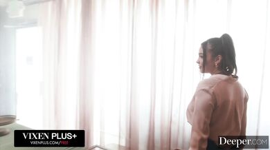 Rissa May si nechala hlboko do zadku vymrdať všetok ten náklad od staršieho žrebca