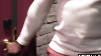 Táto nadržaná suka má poctivo vymrdanú ritku a dychtivo čaká na ďalšie péro