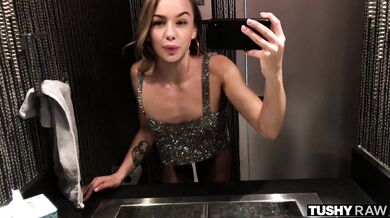 Naomi Swan si nechala poriadne vyprášiť zadok a teraz má tú dierku úplne rozobratú