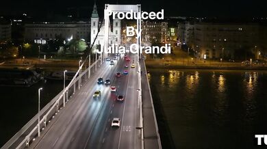 Táto malá beštia Sirena Milano si poctivo vykoledovala poriadny náklad do análu od tlustého kokota