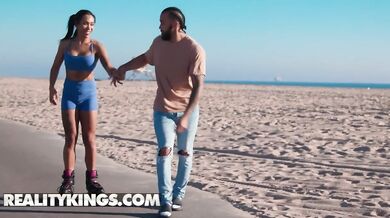 Mikey Star si nechala poctivo vyšukať štrbinu Jamesovým masívnym kokotom na posteli