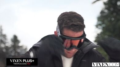 Surové vyšukanie Belly Spark v prírode skončilo totálne zdemolovanou kundou a hromadou mrdky na tráve