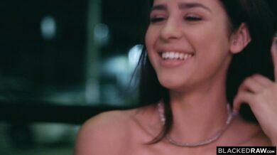 Surový náklad pre drobnú nymfu Kylie Rocket