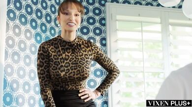 Vášnivá Lexi zažíva divoký sex