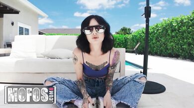 Poriadna domáca mrdačka pri bazéne