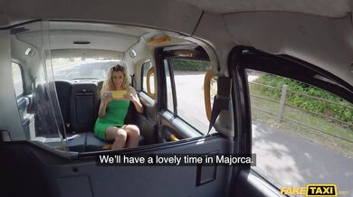 Shona River si užije mrdanie v aute