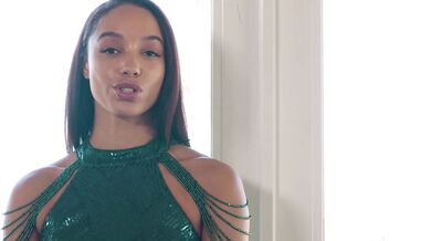 Je odhodlaná dokázať jej svoju vďačnosť a poriadne sa pri tom nechá vyprcať