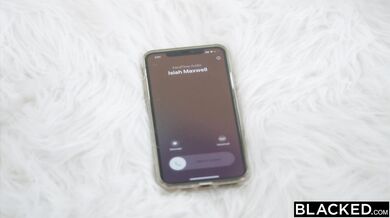 Pozri si ako si tieto vyparádené štetky nechali rozraziť dierky v divokej orgii, kde neostala ani jedna dírka suchá a každá dostala poctivý náklad