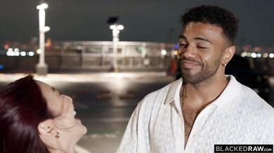 Surové mrdanie bezchybnej Emiri, ktorej tlustý BBC úplne zdemoloval štrbinu