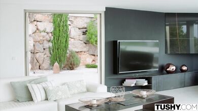 Blondínka Andie Grey si nechala rozstrieľať zadok v tomto drsnom tajnom romániku