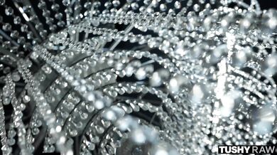 Drobné potvory si striedavo vychutnali tvrdé mrdanie priamo do hnedých dierok