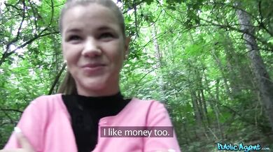 Brutálna jebačka mladého dievčaťa vonku za pár stoviek