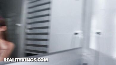 Francis X brutálne preháňa Tiffany Tatum zozadu až do úplného konca