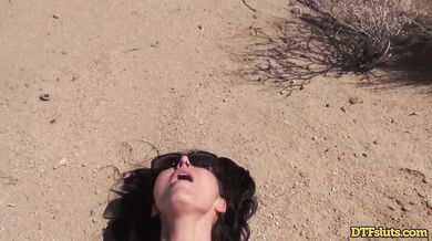 Nadržaný pár si to rozdal priamo v dunách uprostred nekonečnej púšte