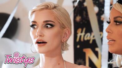 Bridgette B a Skye Blue oslávili príchod nového roka vášnivým bozkávaním a lízaním káče