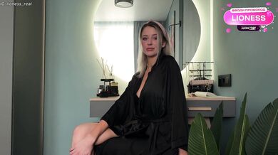 Moje prvé poprvýkrát s macochou – ocenila moju kladu a potom si ju vzala hlboko do seba