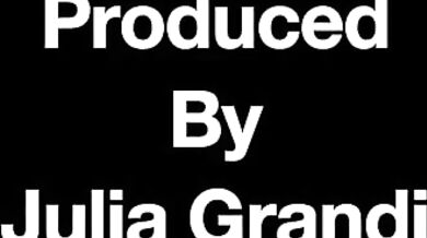 Manžel Ainslee Divine vie, čo jeho žena miluje, a tak jej k sviatku nadelil nadržaného černocha