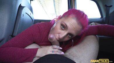 Táto BBW Latina má tak nadržanú piču, že ma vyžmýkala do posledného mrdanca