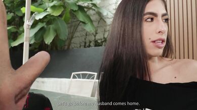 Mrdanie za povýšenie drsná latina ma zneužila priamo na pracovnom stole