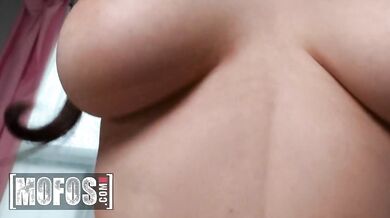 Jessica Starling sa nemohla dočkať, kým jej do píče hlboko vymrdá