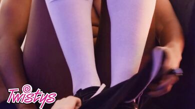 Poctivé prstovanie a lízanie pekáča Jewelz Blu