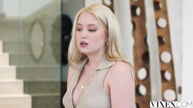 Drsný nárez pre ohybnú blondínu Alexu Martens