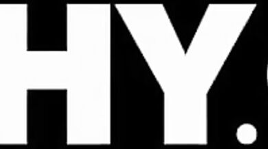 Táto nadržaná blondína si nechala nadoraz vyplniť prdel horúcou mrdkou