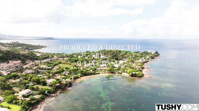 Britney Dutch si nechala nadržane roztiahnuť piču aj riť dvoma obrími kármi v brutálnej trojke