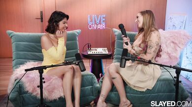 Angel Youngs a Hazel Heart v nadržanej lesbickej jazde plnej uctievania tiel a hlbokého lízania