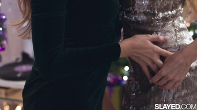 Nancy Ace a Mel Rose si dopriali vášnivý lesbický sex plný hlbokého olizovania