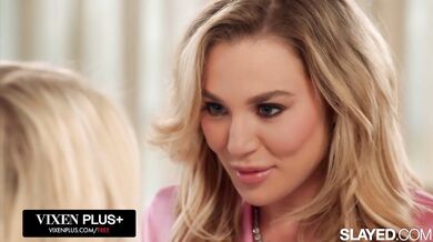 Sleduj tie najkrajšie blonďavé mačky v akcii a presvedč sa že sú v sexe najlepšie