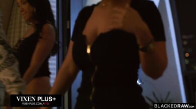 Nadržané BFFs sa vrhli na masívne BBC a spoločne si vychutnali každý centimeter