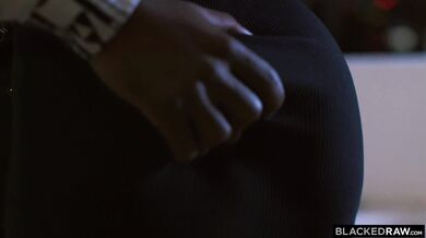 Nadržané BFFs sa vrhli na masívne BBC a spoločne si vychutnali každý centimeter