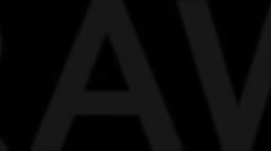 Emma Rosie a Isabella Jules si užili túto interracial trojku a obe skončili s mokrou káčou