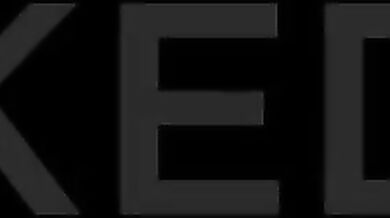 Nadržaná blondína Ashley Lane a jej divoká jazda s dvoma obrími čiernymi chvostmi