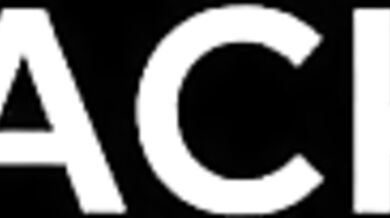 Nadržaná blondína Ashley Lane a jej divoká jazda s dvoma obrími čiernymi chvostmi