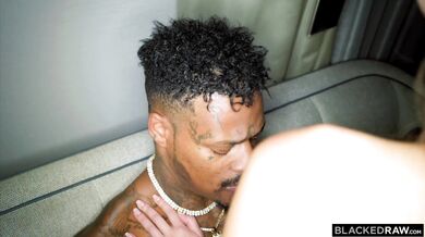 Sybil a jej totálne odovzdanie v drsnej medzirasovej akcii, kde hral hlavnú úlohu veľký čierny kolík