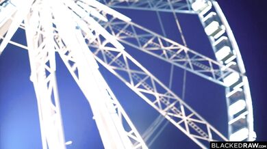 Sybil a jej totálne odovzdanie v drsnej medzirasovej akcii, kde hral hlavnú úlohu veľký čierny kolík